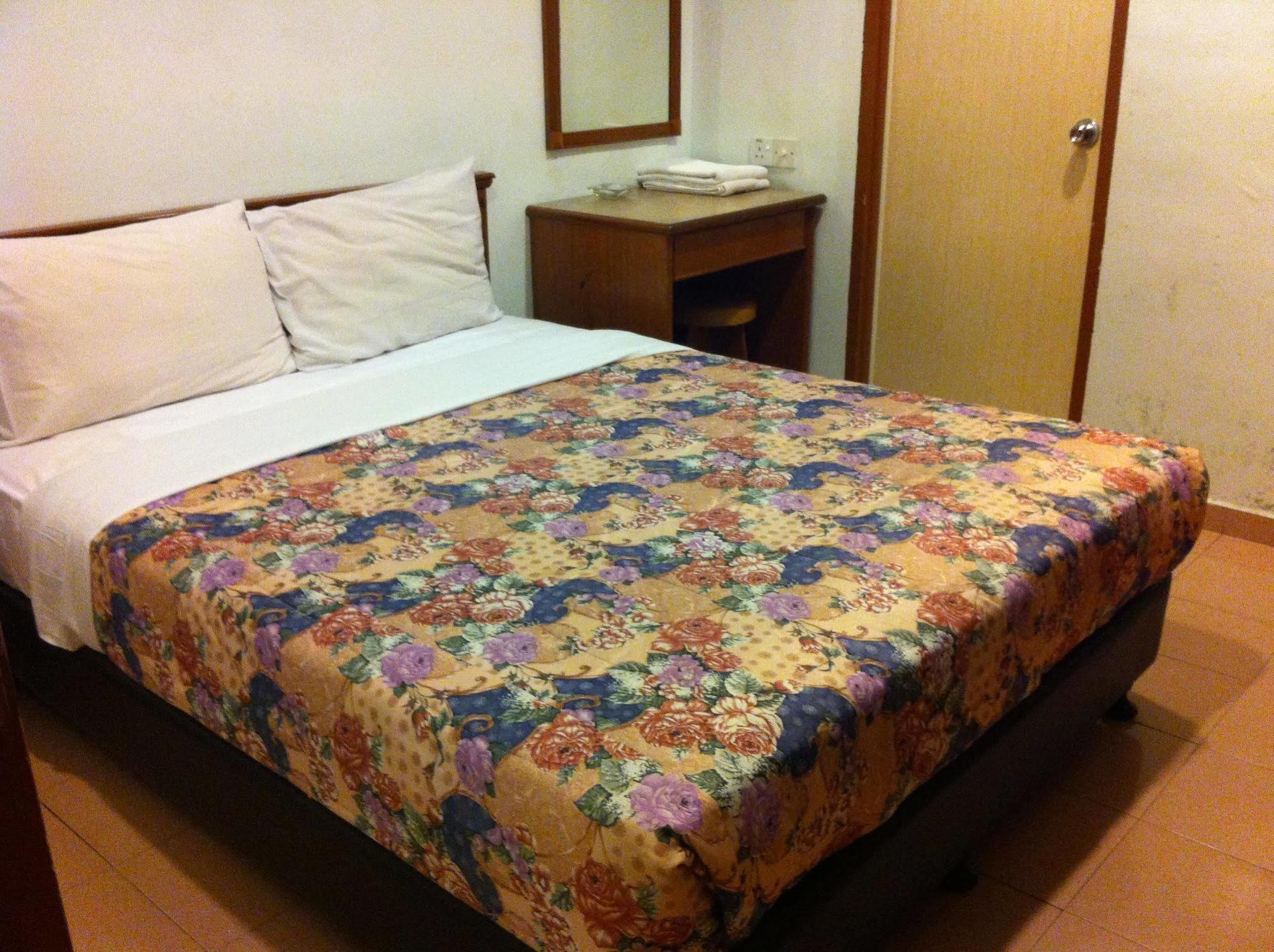 Hotel Home 88 Teluk Intan Dış mekan fotoğraf